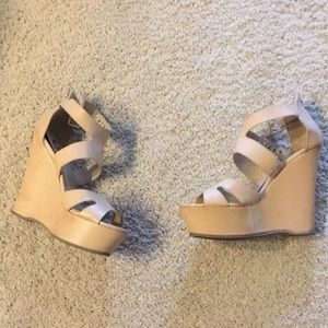 ❤️G by Guess cream colored wedges!